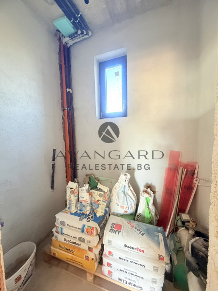 САМОСТОЯТЕЛНА КЪЩА В ЗЛАТИТРАП С АКТ 16