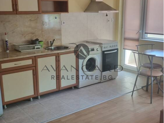 Spacious one -bedroom / south exposure / real square footage