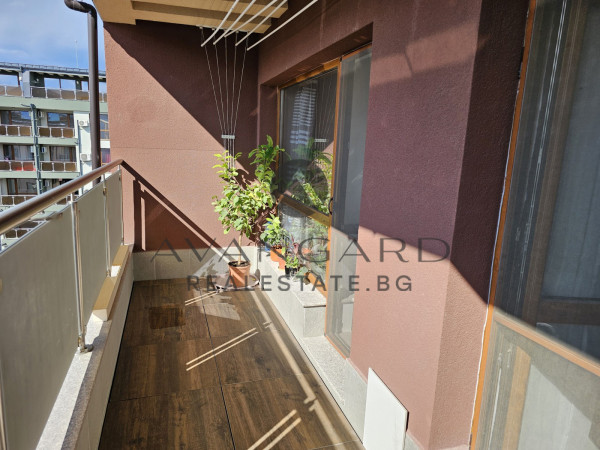 ДВУСТАЕН ОБЗАВЕДЕН / ЮЖЕН