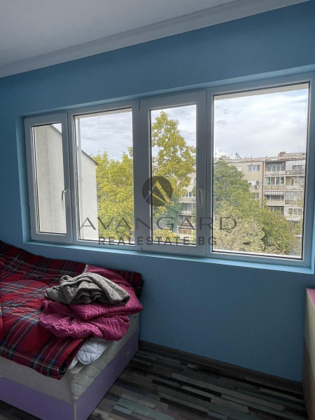 Furnished three bedroom in Kamenitsa 1