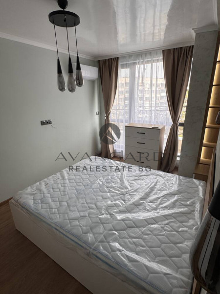 Тристаен обзаведен / Кършияка