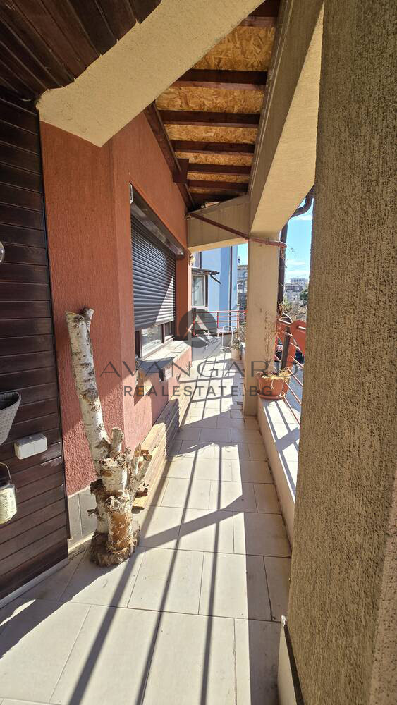 ТРИСТАЕН ОБЗАВЕДЕН АПАРТАМЕНТ ДО СТАРИЯ ГРАД!