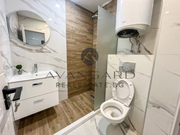 Двустаен обзаведен / Остромила