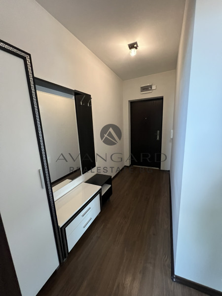 Fully furnished one -bedroom to the forum