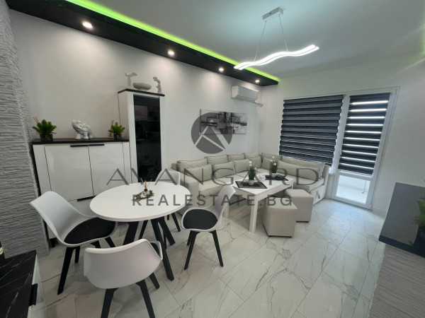 ДВУСТАЕН РЕАЛНА КВАДРАТУРА