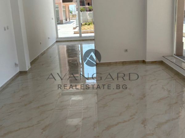 Търговско Помещение / Смирненски