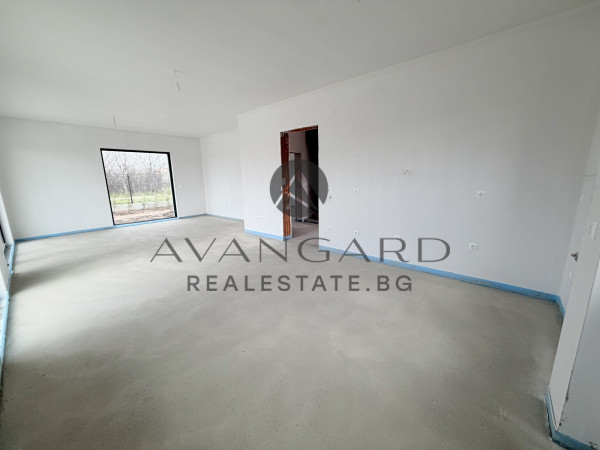 ДВУЕТАЖНА КЪЩА С ДВЕ ПАРКОМЕСТА ПРЕД АКТ 16