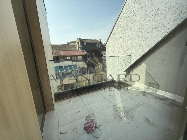 ТРИСТАЕН С АКТ 16 ДО НОВОТЕЛ ПЛОВДИВ!