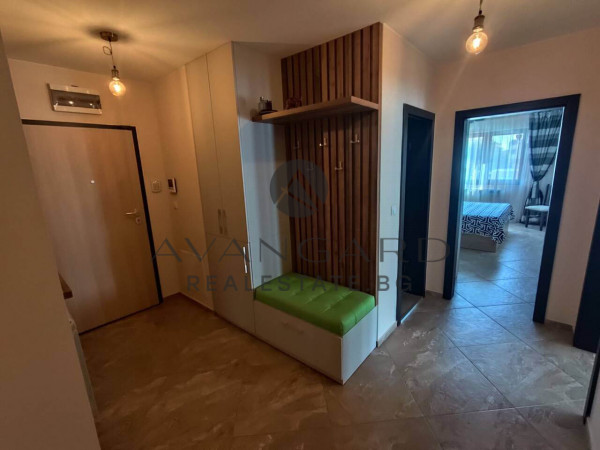A multi -bedroom apartment to the water panel