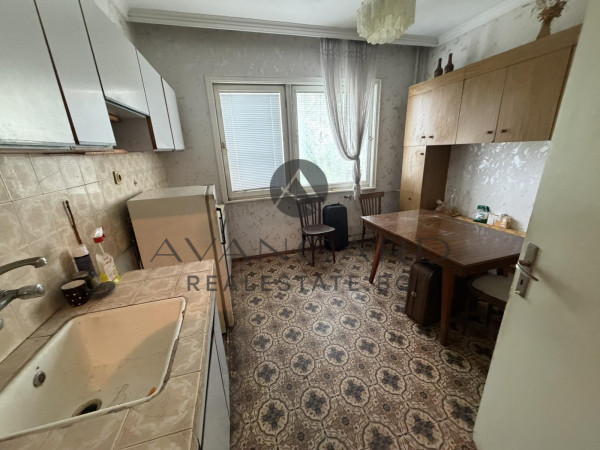 Three-room apartment next to Arimag