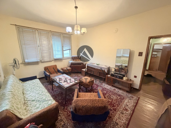 ЕТАЖ ОТ КЪЩА ДО УМБАЛ ПЪЛМЕД