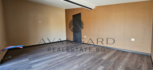 TWO-STOREY HOUSE Belashtitsa village