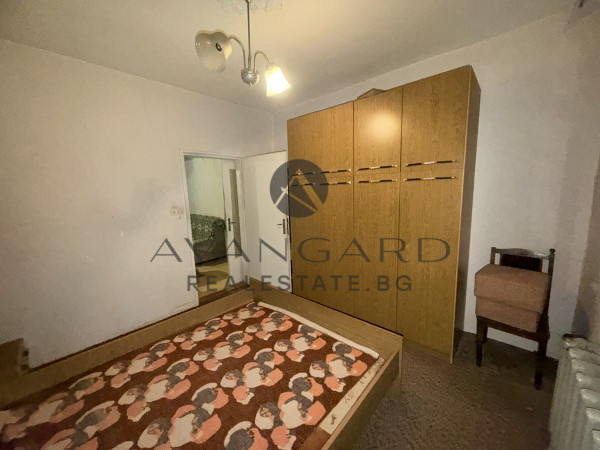 ТРИСТАЕН АПАРТАМЕНТ! ИЗГРЕВ!