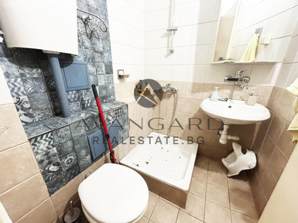 Four -bedroom maisonette Saturday market