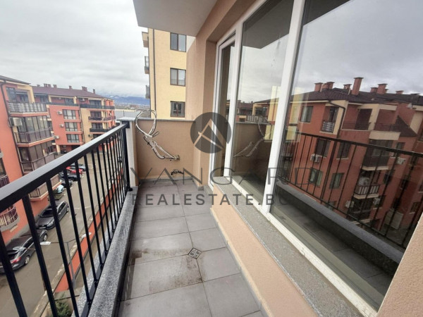 ТРИСТАЕН АПАРТАМЕНТ С ГАРАЖ В ЛУКСОР 5! ОСТРОМИЛА!