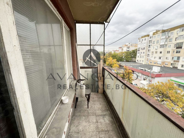 THREE-ROOM APARTMENT WITH FOUR SEPARATE ROOMS! THE WHITE BIRCHES