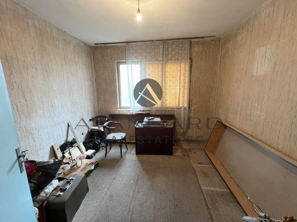 THREE-ROOM APARTMENT WITH FOUR SEPARATE ROOMS! THE WHITE BIRCHES