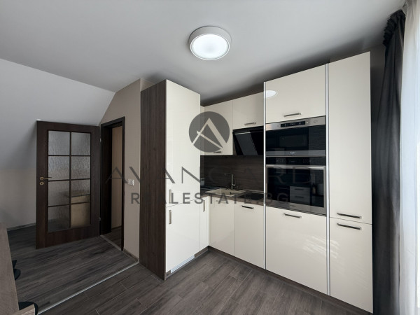 ТРИСТАЕН ОБЗАВЕДЕН! КЪРШИЯКА!