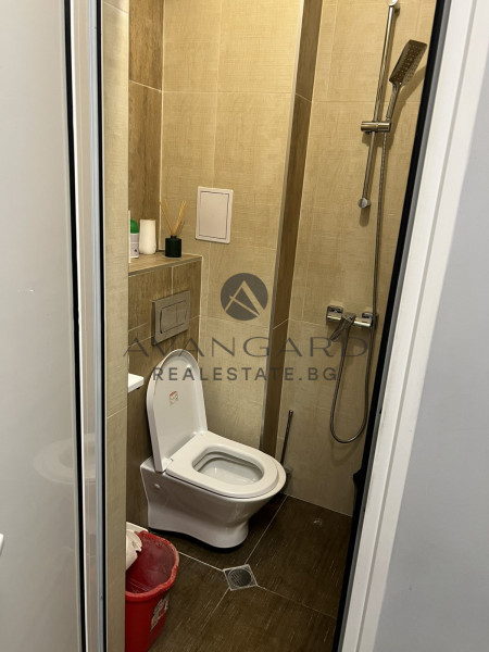 ТЪРГОВСКО ПОМЕЩЕНИЕ / ТОП ЛОКАЦИЯ