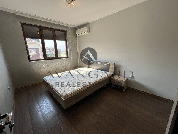 Fully furnished one -bedroom to the forum