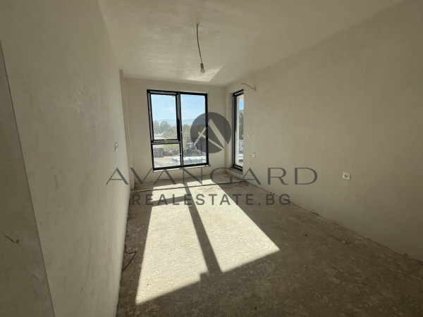 Тристаен апартамент / Кършияка