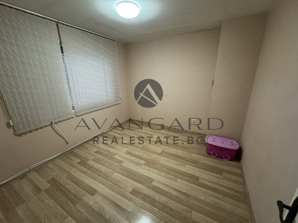 FREE PARKING!!! THREE-ROOM APARTMENT!!! REAL SQUARE !!!