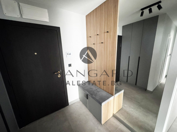 ТРИСТАЕН ДИЗАЙНЕРСКИ С ДВОЕН ГАРАЖ В ОСТРОМИЛА!!!