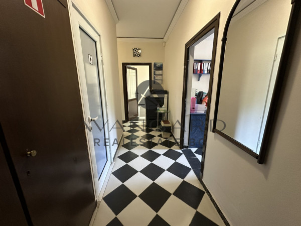 Multi -bedroom unfurnished! Karshiyaka!