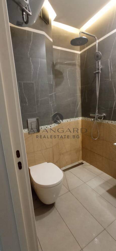 ДВУСТАЕН ОБЗАВЕДЕН! КЮЧУК ПАРИЖ!