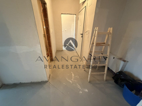 ИЗГОДНО! Тристаен с акт 16 Тракия