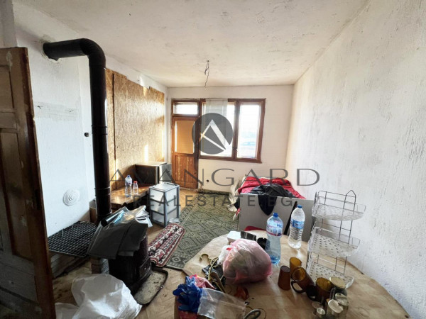 DETACHED HOUSE WITH YARD / Skutare village