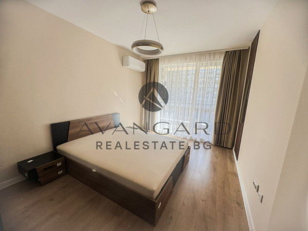 Южен Двустаен / Кючук Париж