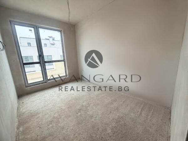 Four-room apartment with three-meter high ceilings