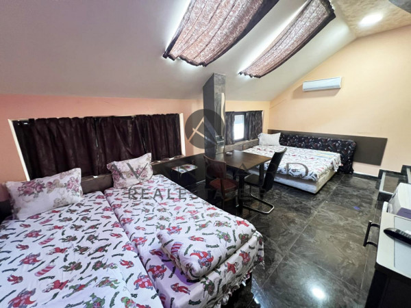 One bed! Top location!