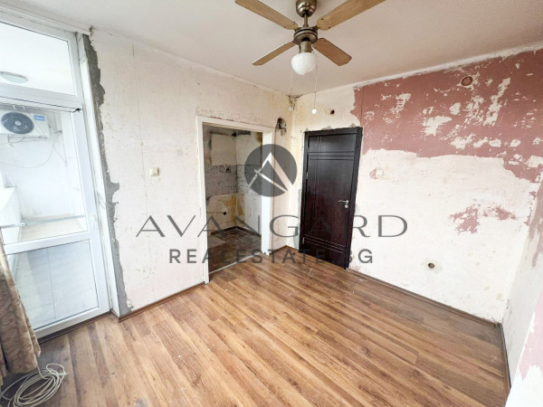 ДВУСТАЕН С ТРИ ОТДЕЛНИ СТАИ / КЮЧУК ПАРИЖ