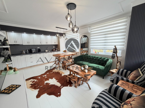 ЛУКСОЗЕН ТРИСТАЕН В МАЛКА СГРАДА !