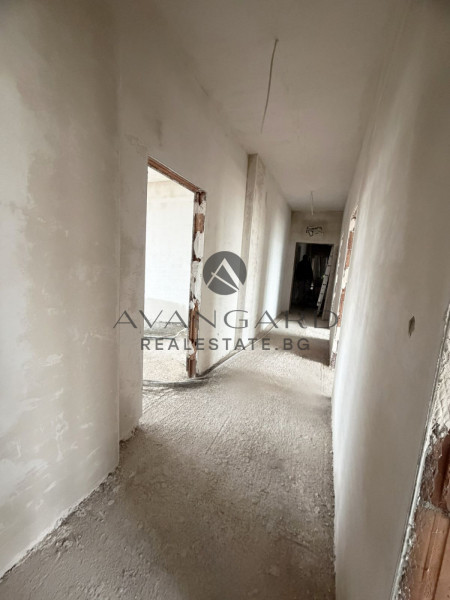 Four-room apartment with three-meter high ceilings