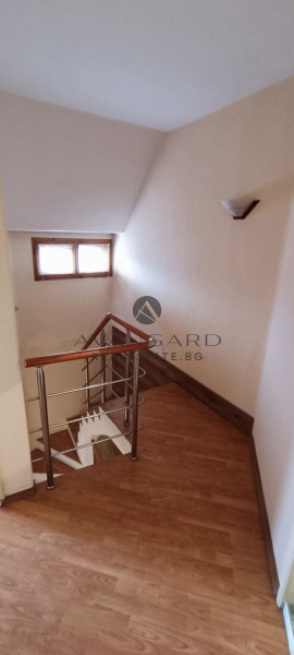 A three -bedroom maisonette in Karshiyaka