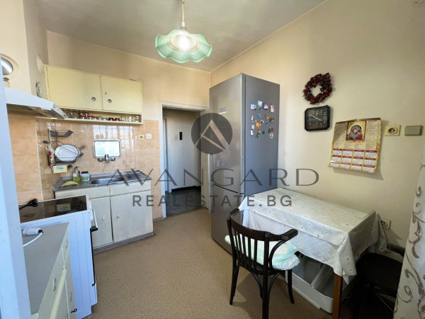 САНИРАН ТРИСТАЕН ДО ПЪЛМЕД !