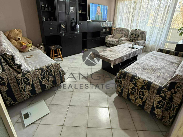 Тристаен РЕАЛНА КВАДРАТУРА ПОЩАТА