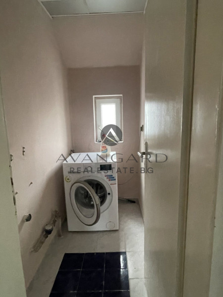 Furnished three bedroom in Kamenitsa 1
