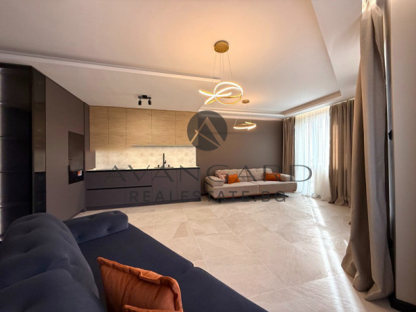 ДИЗАЙНЕРСКИ МНОГОСТАЕН АПАРТАМЕНТ