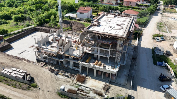 ТРИСТАЕН ЛУКСОЗНА СГРАДА