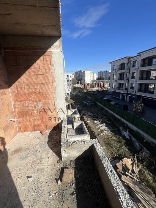 ACT 14! Three-room SMALL MODERN BUILDING