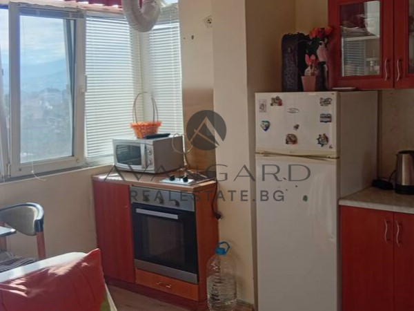 ДВУСТАЕН ОБЗАВЕДЕН АПАРТАМЕНТ! КОМАТЕВО!