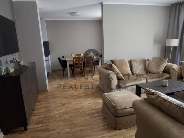 Four -bedroom apartment center east