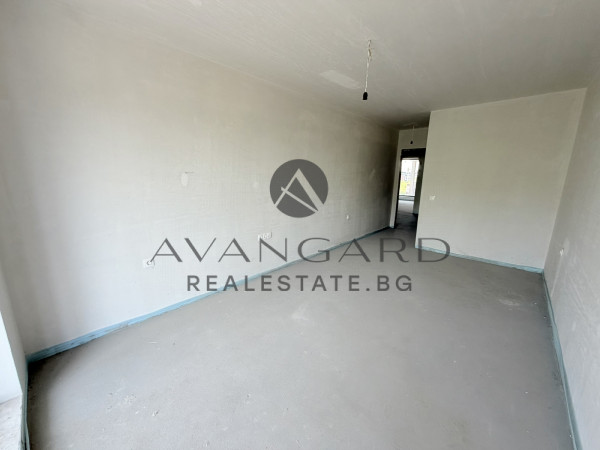 FOUR-BEDROOM APARTMENT NEAR ROWING CANAL