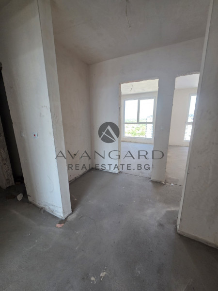 THREE-ROOM APARTMENT WITH PANORAMIC VIEW! THE BREAKER!