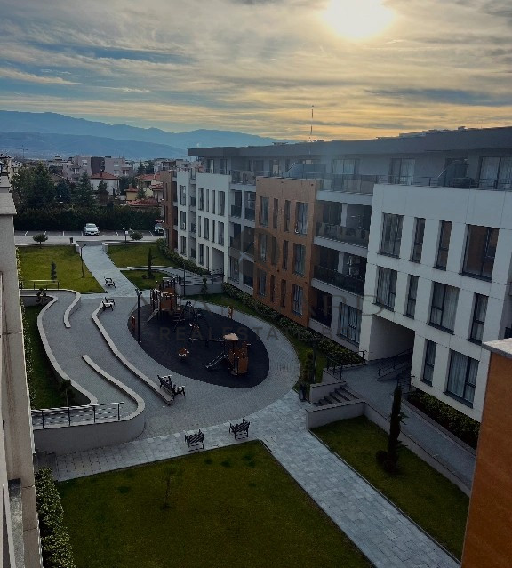 ТРИСТАЕН В ЛУКСОЗНА СГРАДА С АКТ 16