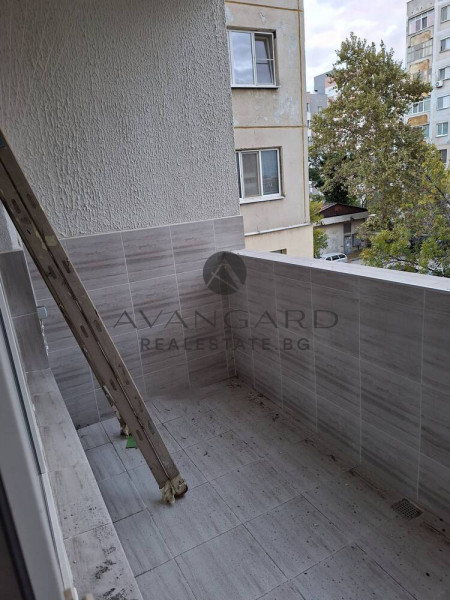 ТРИСТАЕН РЕАЛНА КВАДРАТУРА / КЮЧУК ПАРИЖ